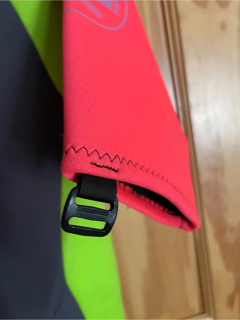 O'Neill Shorty Rashguard - Neon Orange , Lime & Charcoal juniors large